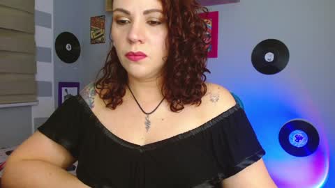 Snapshot of nicky_lucy_m chatting on January 2025 03:43:01 AM lucy online show from January 2025 03:43:01 AM