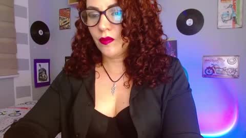 Snapshot of nicky_lucy_m chatting on February 2025 10:43:02 PM lucy online show from February 2025 10:43:02 PM