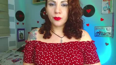 Snapshot of nicky_lucy_m chatting on February 2025 06:15:02 AM lucy online show from February 2025 06:15:02 AM
