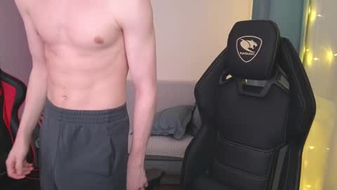 Nicki  Danny online show from March 2025 05:29:02 PM