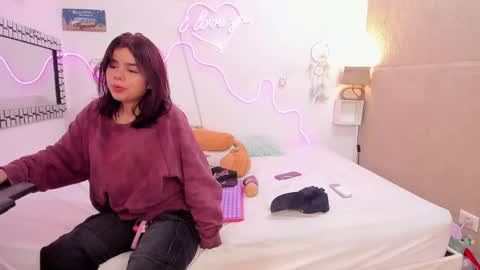 Snapshot of nicky_teem chatting on December 2024 09:50:02 AM nicky_teem online show from December 2024 09:50:02 AM