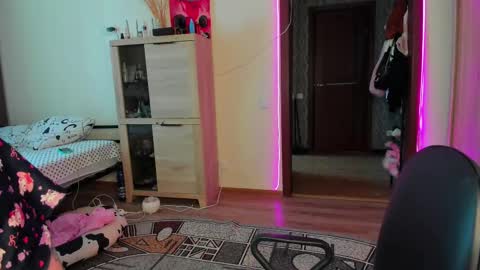 Nicky Weekends online show from February 2025 08:33:02 AM