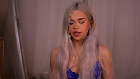 Nicky online show from October 2025 05:53:01 PM