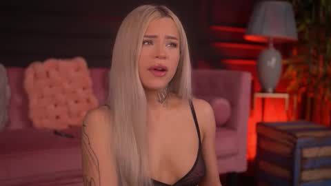 Nicky online show from November 2025 07:13:01 PM