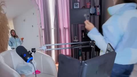 Nicky online show from February 2026 08:18:01 PM