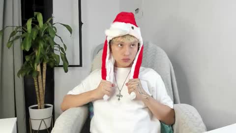 Nico  online show from November 2025 05:07:01 AM