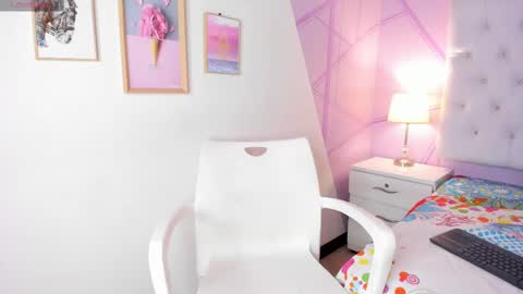 Nicol  online show from February 2025 05:09:01 AM