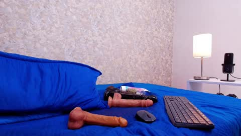 Nicol online show from February 2025 01:22:01 AM