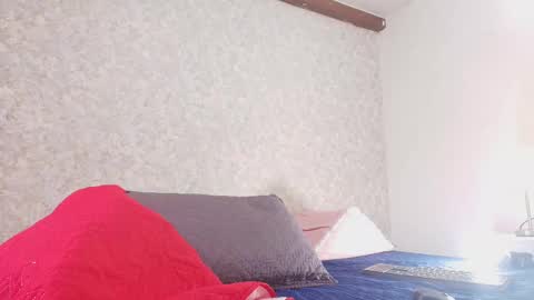 Nicol online show from September 2025 07:24:02 PM