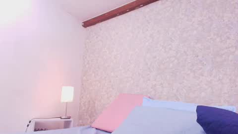 Nicol online show from September 2025 07:19:02 PM