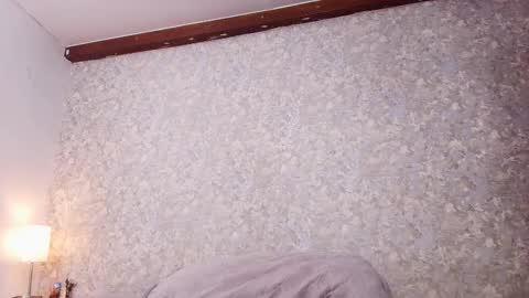 Nicol online show from November 2025 03:05:02 AM