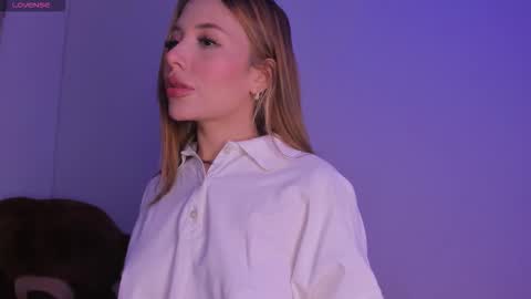 Nicol Gw online show from December 2025 05:04:02 AM