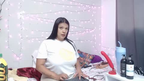 Snapshot of nicol_love0 chatting on February 2025 08:31:01 PM Nicol online show from February 2025 08:31:01 PM