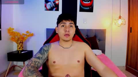 nicolas_james_sc online show from November 2025 03:12:02 PM