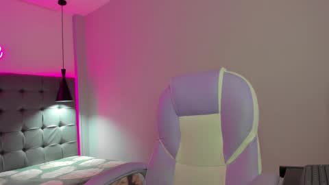 Snapshot of nicolasferrer18 chatting on November 2025 07:27:02 PM nicolasferrer18 online show from November 2025 07:27:02 PM