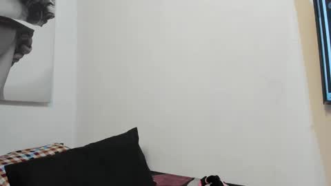 Snapshot of nicolasmuscle chatting on December 2024 06:47:01 AM Andres online show from December 2024 06:47:01 AM