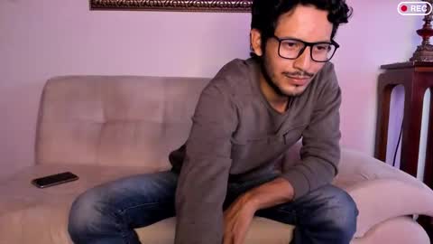 nicolasrodrii online show from December 2025 10:37:02 PM