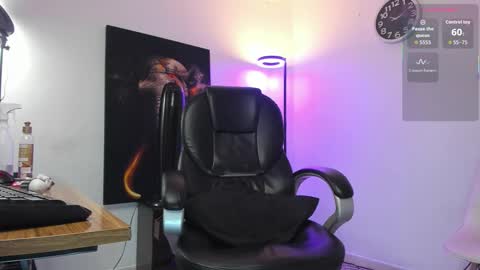 Nicolas Fellener online show from November 2025 04:12:02 AM