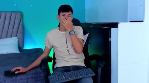 Snapshot of nicolastorres__ chatting on February 2026 01:33:02 PM nicolastorres__ online show from February 2026 01:33:02 PM