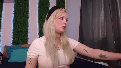 Snapshot of nicole__aniston__ chatting on September 2025 11:58:01 AM Nicole online show from September 2025 11:58:01 AM