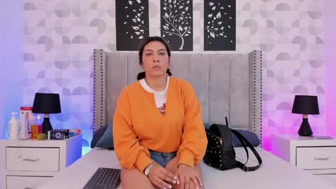 Nicole  Adam online show from January 2025 01:05:01 PM