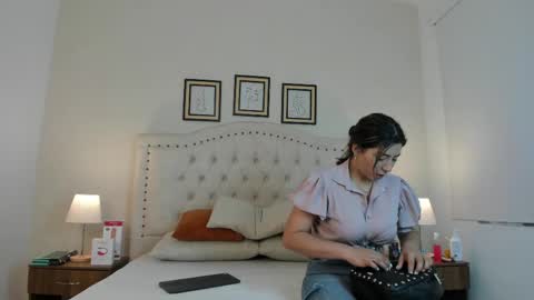 Nicole  Adam online show from February 2025 12:33:02 PM