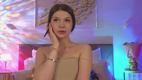 Nicole online show from November 2025 09:14:02 PM