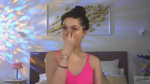 Nicole online show from December 2025 09:35:01 PM