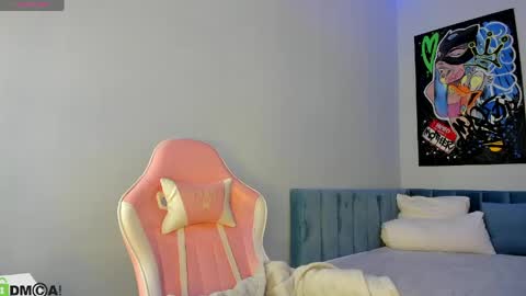Snapshot of nicole_charm chatting on April 2026 10:34:01 PM GMT7TueWedThSu 0300am-0900am. Sa 1000am-0400pm online show from April 2026 10:34:01 PM