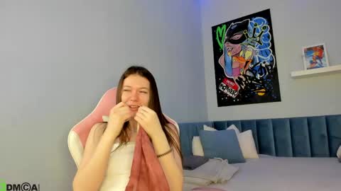 Snapshot of nicole_charm chatting on May 2026 11:02:01 PM GMT7TueWedThSu 0300am-0900am. Sa 1000am-0400pm online show from May 2026 11:02:01 PM