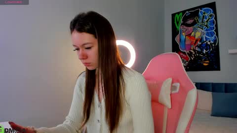 Snapshot of nicole_charm chatting on May 2026 09:21:01 PM GMT7TueWedThSu 0300am-0900am. Sa 1000am-0400pm online show from May 2026 09:21:01 PM