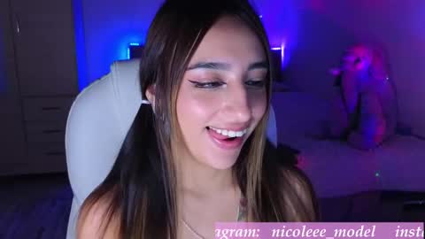 Nicole online show from October 2025 05:19:02 PM