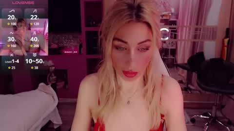 Nicole online show from November 2025 08:11:02 PM