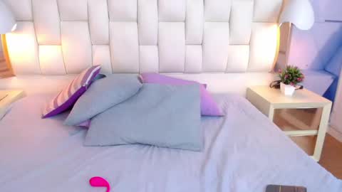 Nicole online show from November 2025 11:09:02 AM