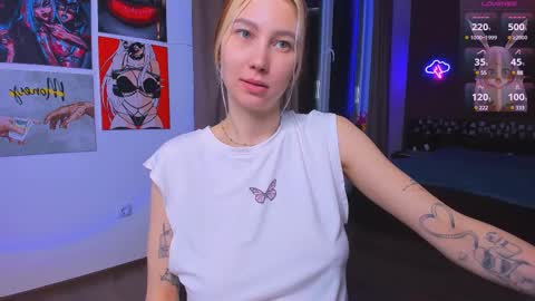 Nicole online show from February 2025 11:04:02 PM