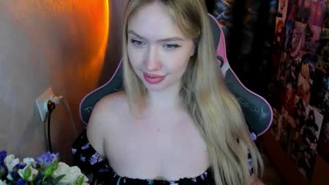 Snapshot of nicole_ricci_ chatting on November 2025 07:13:01 PM Nicole online show from November 2025 07:13:01 PM