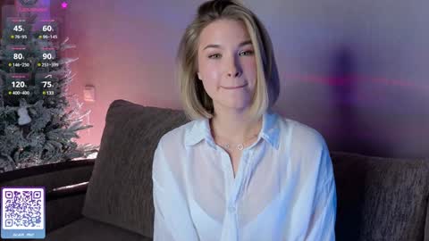 Snapshot of nicole_w00 chatting on January 2025 04:07:01 PM Nicole online show from January 2025 04:07:01 PM