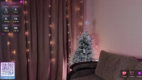 Snapshot of nicole_w00 chatting on January 2025 07:37:01 PM Nicole online show from January 2025 07:37:01 PM