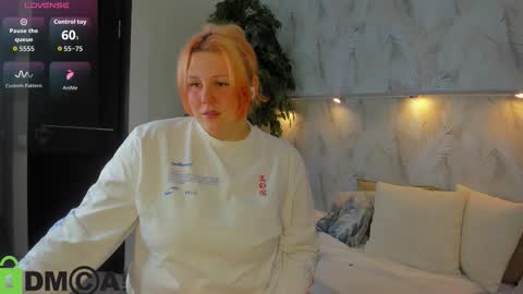 Snapshot of nicole_wans chatting on September 2025 12:12:01 AM Nicole online show from September 2025 12:12:01 AM