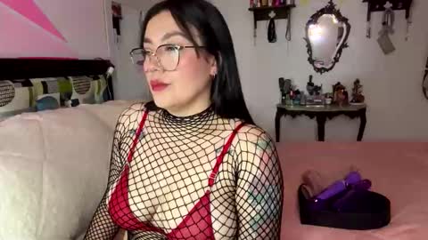 Snapshot of nicole_wc chatting on November 2025 03:45:02 PM Nicole online show from November 2025 03:45:02 PM