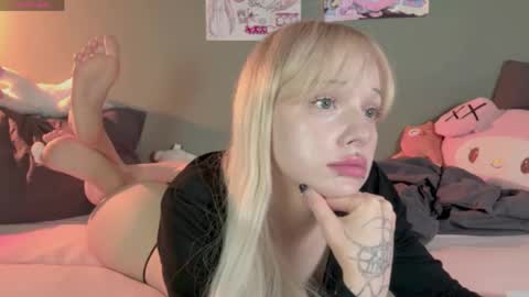 Snapshot of nicole_yo chatting on May 2026 11:34:04 PM Mary online show from May 2026 11:34:04 PM