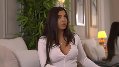 Snapshot of nicolecellini_ chatting on April 2026 06:38:01 PM Nicole online show from April 2026 06:38:01 PM