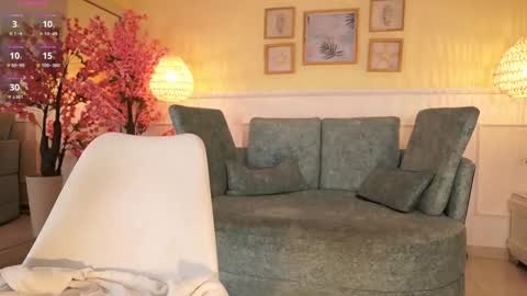 Snapshot of nicolecrawft chatting on November 2025 07:23:02 PM Nicole Crawft online show from November 2025 07:23:02 PM