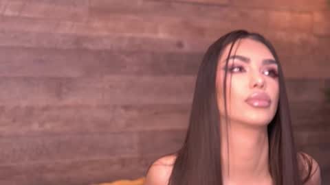 Nicole online show from October 2025 07:50:02 AM