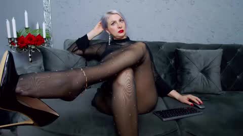 Nicole Domme online show from February 2025 04:36:01 PM