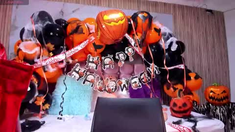 nicolee19_ online show from November 2025 11:01:02 AM