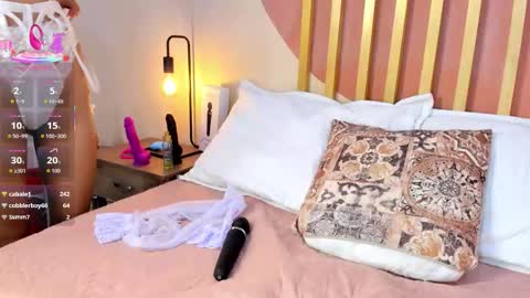 Snapshot of nicolee_angels chatting on November 2025 08:41:02 PM N i c o l e online show from November 2025 08:41:02 PM