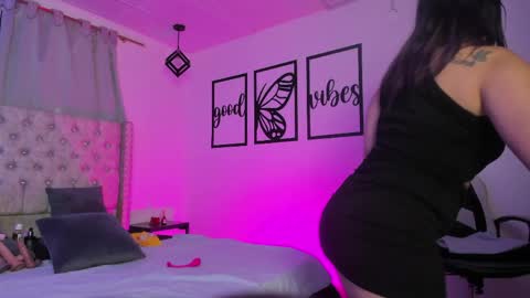 nicolee millerr online show from April 2026 12:54:01 PM