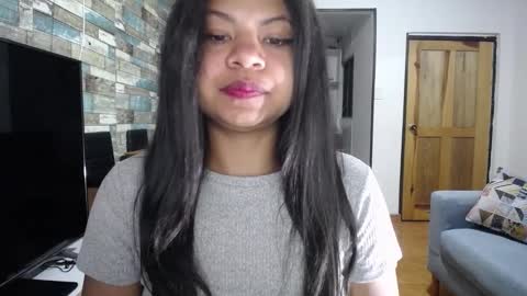 Nicole online show from October 2025 09:40:01 AM