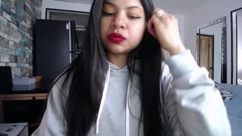 Nicole online show from October 2025 06:29:01 PM